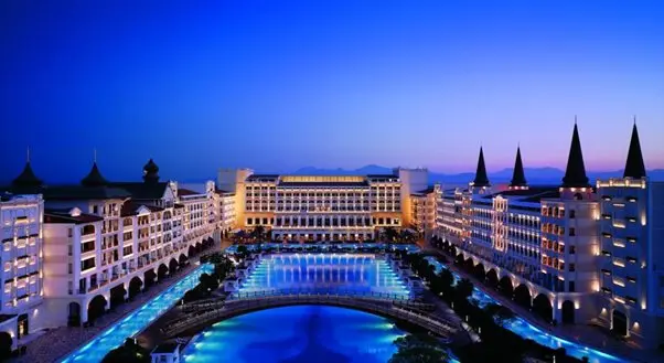 Travel & Hotel logo design